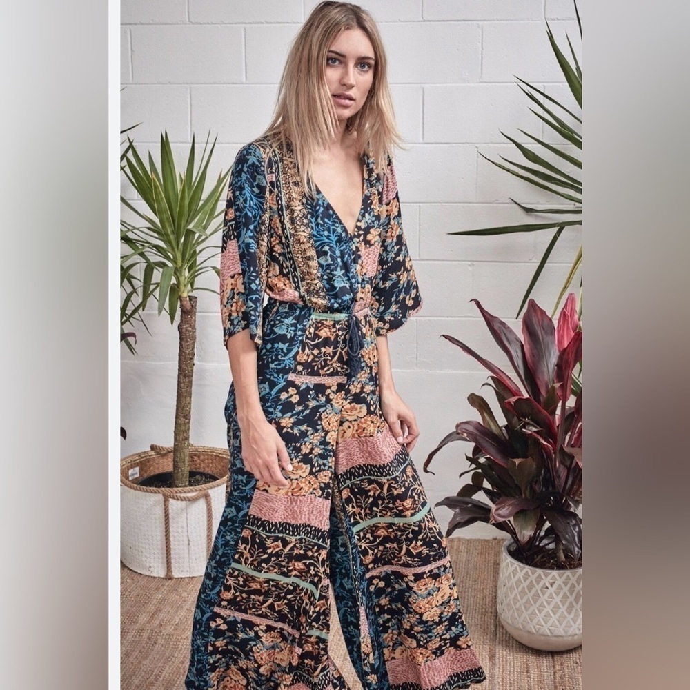 Jaase Fern Jumpsuit Willow
Clay Multi Color Floral Size Medium-